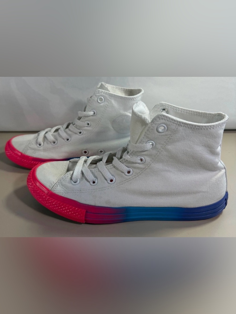 Converse Chuck Taylor  High Top All Star Junior Sz 5.5 Wht w/ Multi Color Soles